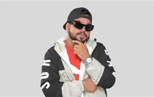 Santy Sharma Ghooskhor Pandat controversy