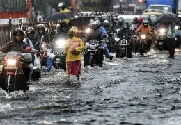 Urban Infrastructure India crisis showing traffic, water shortage, and power demand issues in cities 2026